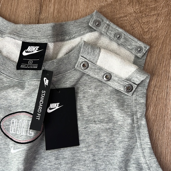 NWT Nike Women’s Sportswear Sleeveless Varsity Romper in Gray Size 1X - Picture 7 of 16